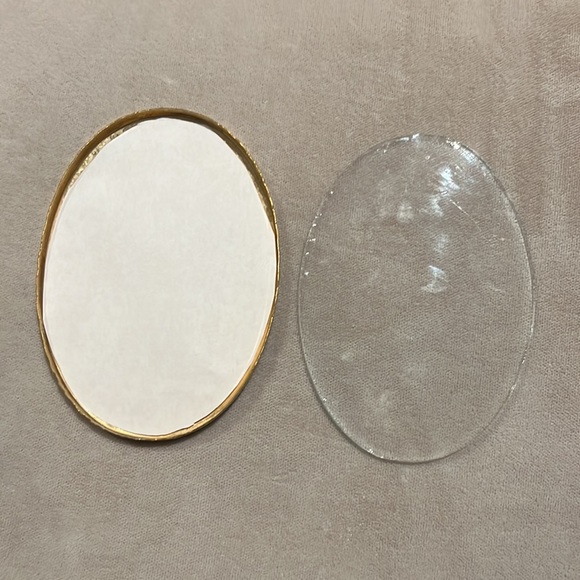 Vintage MICRO MOSAIC Italian Scalloped Easel Frame Floral with Oval Opening - Picture 15 of 15